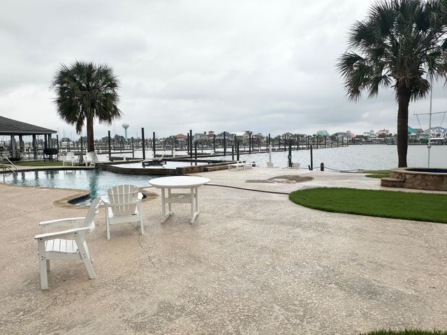 580 Pleasure Island Boulevard 219, Port Arthur, TX 77640