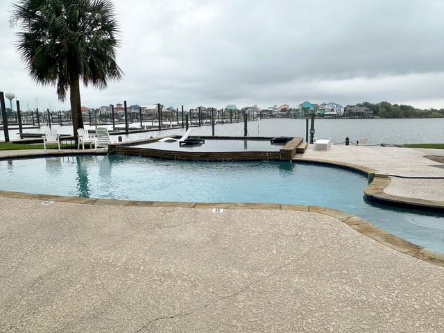 580 Pleasure Island Boulevard 219, Port Arthur, TX 77640