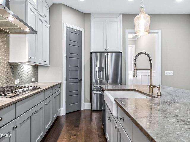 111 Glenpark Place, Cary, NC 27511