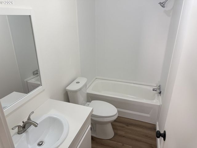 20140 Ne SANDY Blvd 103, Fairview, OR 97024