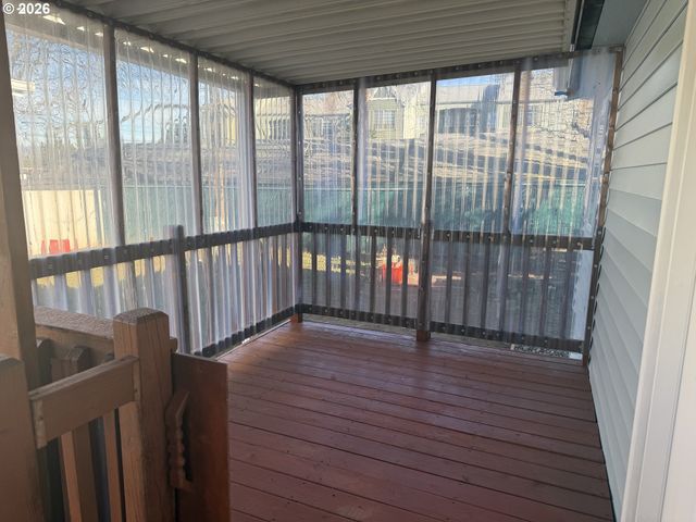 20140 Ne SANDY Blvd 103, Fairview, OR 97024