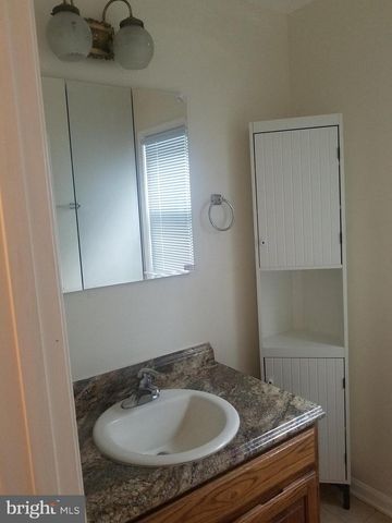 15873 MONTVIEW DR, Dumfries, VA 22025