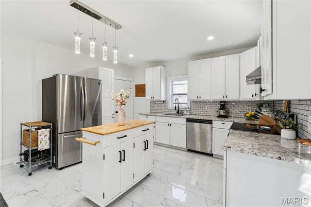 6932 Corbitt Avenue, University City, MO 63130