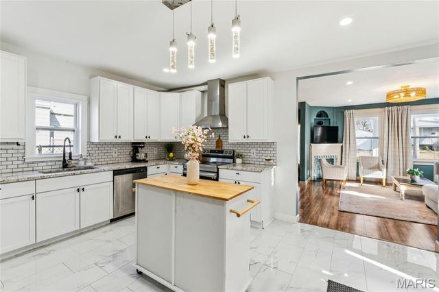 6932 Corbitt Avenue, University City, MO 63130