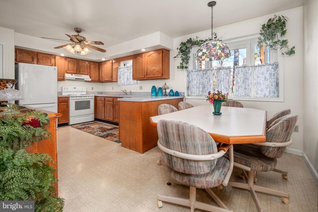 6 TINA LN, Mertztown, PA 19539