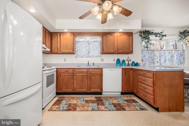 6 TINA LN, Mertztown, PA 19539