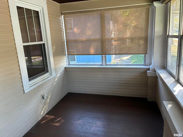 422 45th Street, Moline, IL 61265