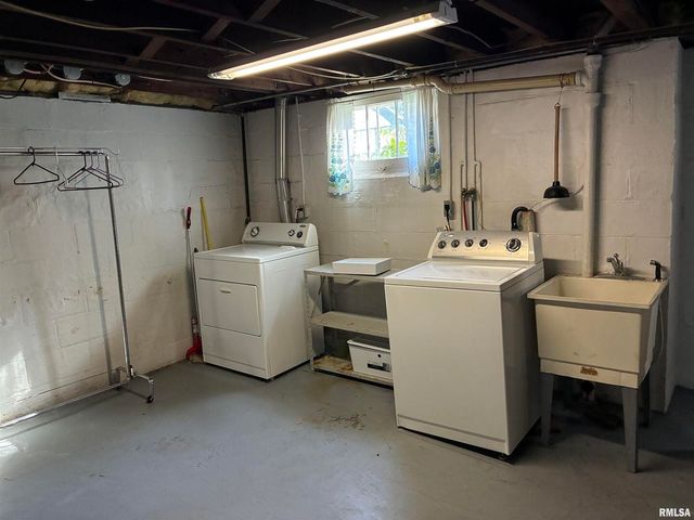 422 45th Street, Moline, IL 61265