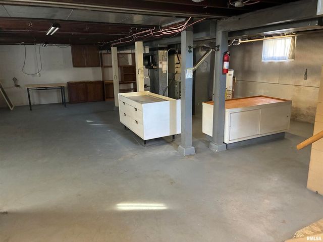 422 45th Street, Moline, IL 61265