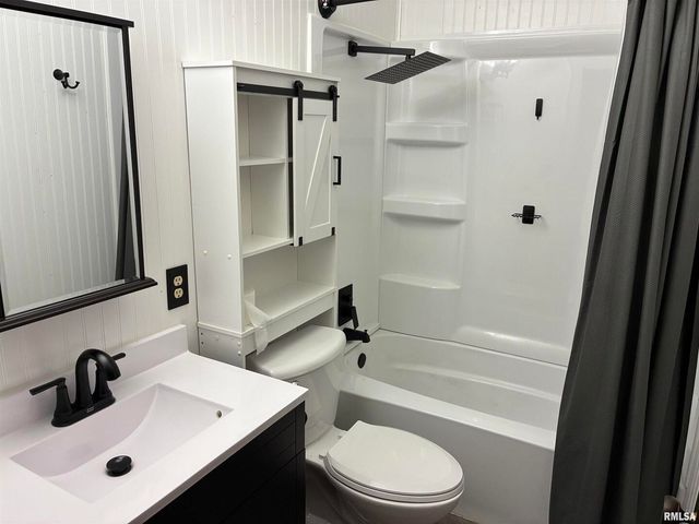 422 45th Street, Moline, IL 61265