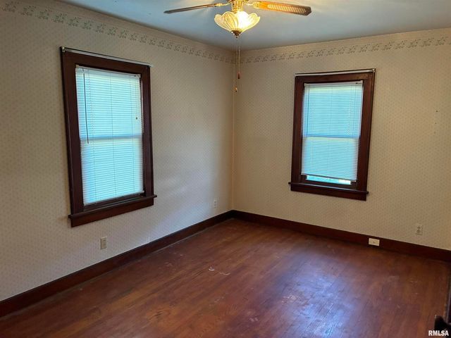 422 45th Street, Moline, IL 61265