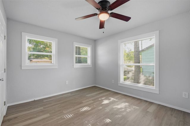 718 W Belden Street, Sherman, TX 75092