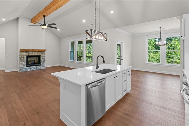 26 Dunvegan Drive, Bella Vista, AR 72715