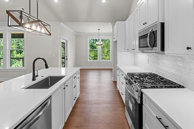 26 Dunvegan Drive, Bella Vista, AR 72715