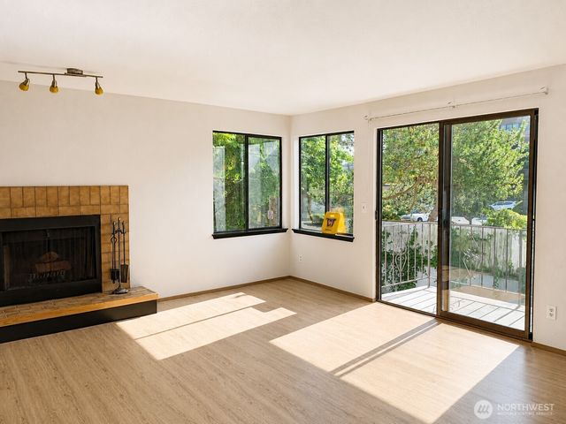 1544 NW 53rd Street, Seattle, WA 98107