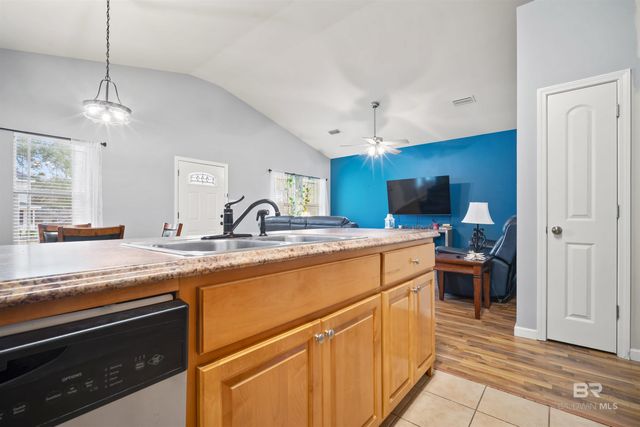 209 Maplewood Loop, Daphne, AL 36526