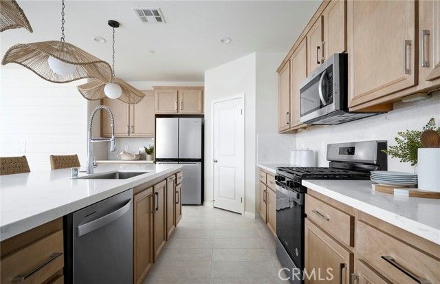 29445 Ironview Drive, Menifee, CA 92584