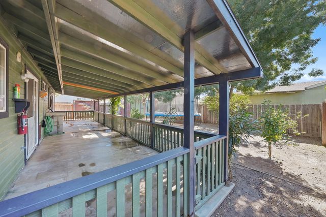 1271 Deer Creek Street, Tulare, CA 93274
