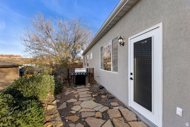 1128 N MAIN ST, Hurricane, UT 84737