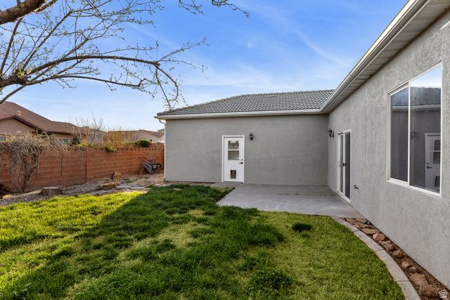 1128 N MAIN ST, Hurricane, UT 84737