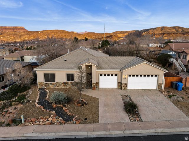 1128 N MAIN ST, Hurricane, UT 84737