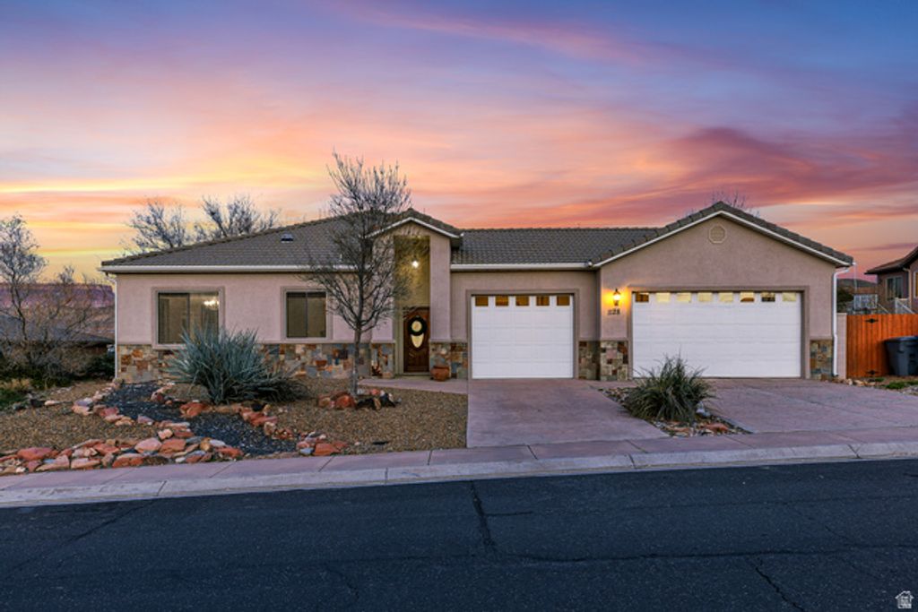 1128 N MAIN ST, Hurricane, UT 84737