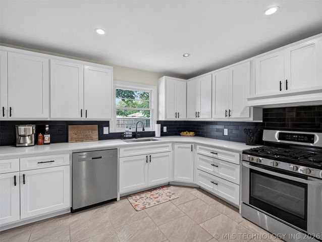3618 Henrietta Avenue, Bartlesville, OK 74006