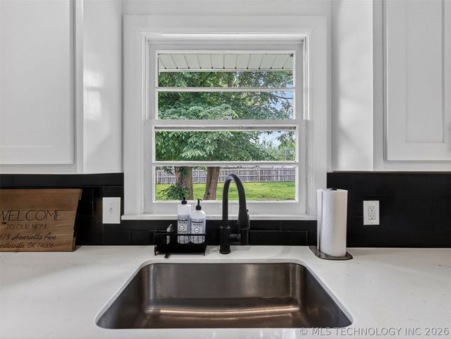 3618 Henrietta Avenue, Bartlesville, OK 74006