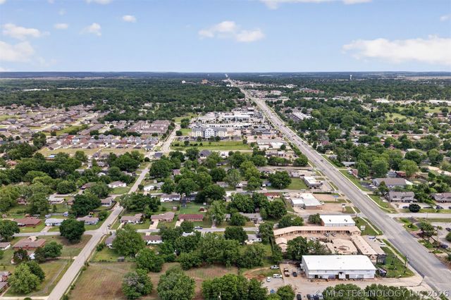 3618 Henrietta Avenue, Bartlesville, OK 74006