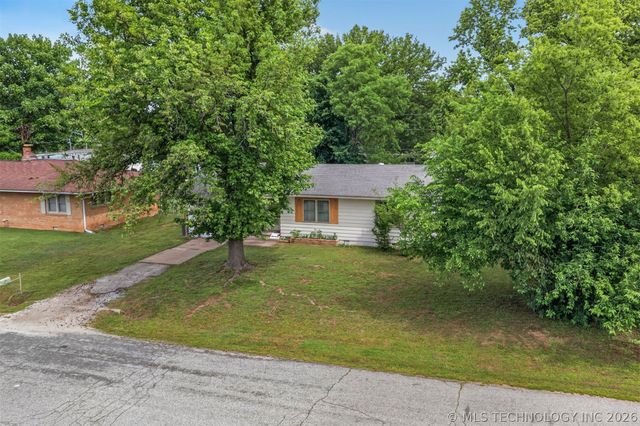 3618 Henrietta Avenue, Bartlesville, OK 74006
