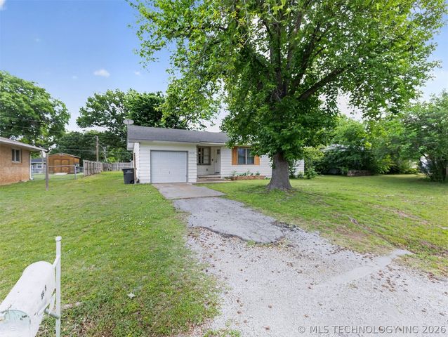 3618 Henrietta Avenue, Bartlesville, OK 74006
