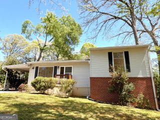 5009 Crowe Drive SE, Smyrna, GA 30082