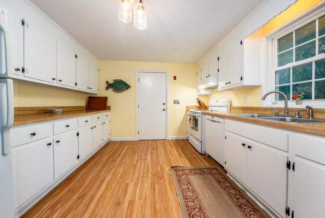 233 Union Street, Yarmouth Port, MA 02675