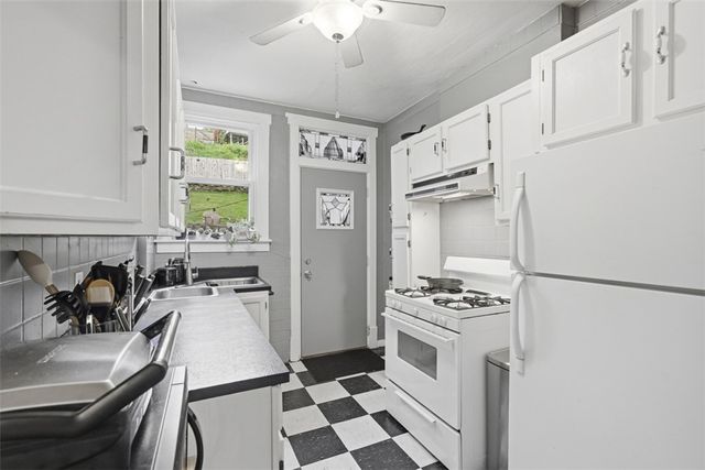 4029 Haldane St, Greenfield, PA 15207