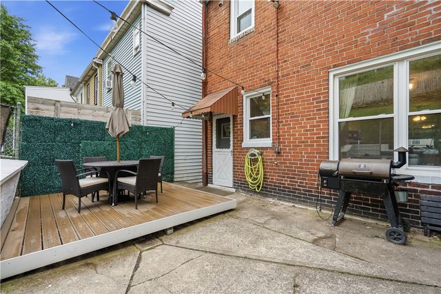 4029 Haldane St, Greenfield, PA 15207