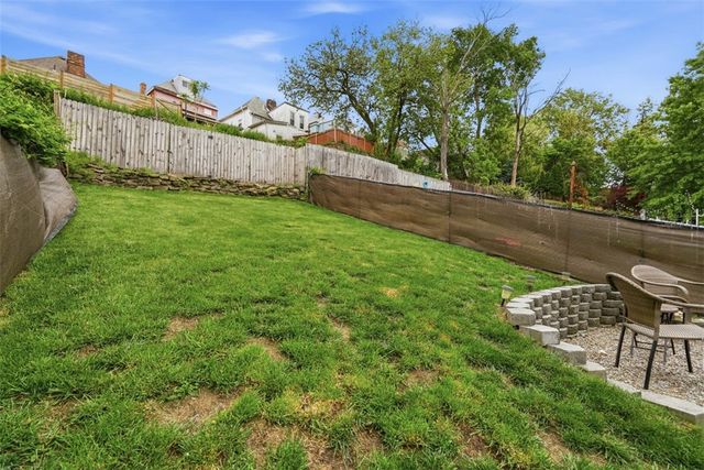 4029 Haldane St, Greenfield, PA 15207