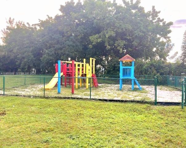 8275 SW 152nd Ave D-101, Miami, FL 33193