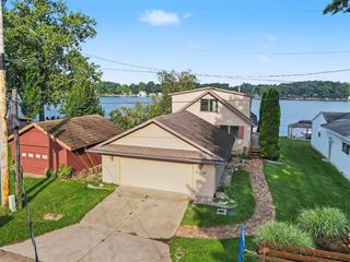 82142 Waldron Drive, Lawton, MI 49065