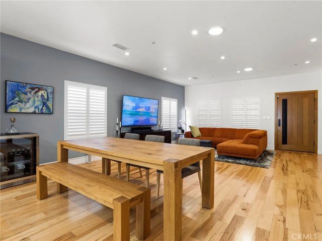 1033 N Pass Avenue, Burbank, CA 91505