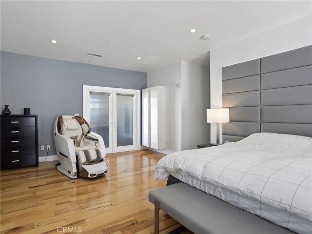 1033 N Pass Avenue, Burbank, CA 91505