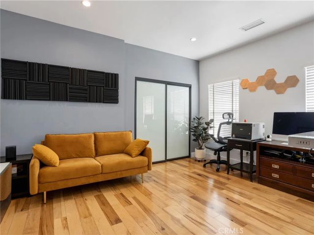 1033 N Pass Avenue, Burbank, CA 91505