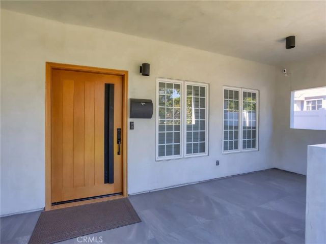 1033 N Pass Avenue, Burbank, CA 91505