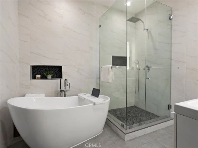 1033 N Pass Avenue, Burbank, CA 91505