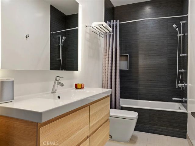 1033 N Pass Avenue, Burbank, CA 91505