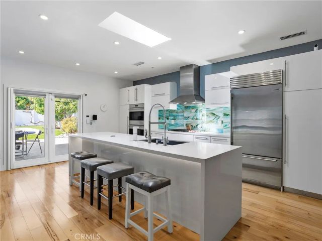 1033 N Pass Avenue, Burbank, CA 91505