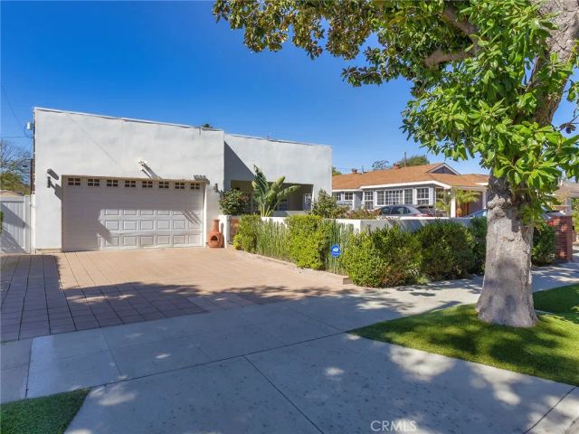 1033 N Pass Avenue, Burbank, CA 91505
