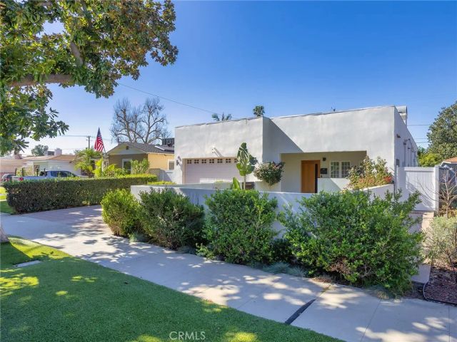 1033 N Pass Avenue, Burbank, CA 91505