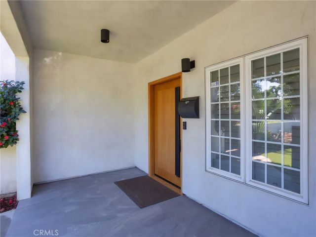 1033 N Pass Avenue, Burbank, CA 91505