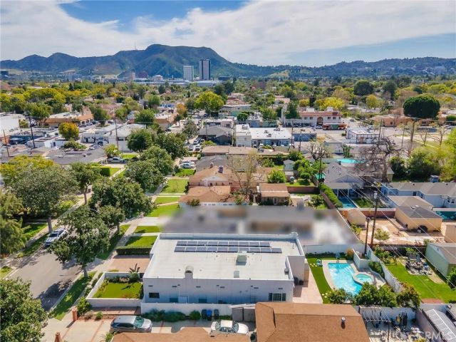1033 N Pass Avenue, Burbank, CA 91505
