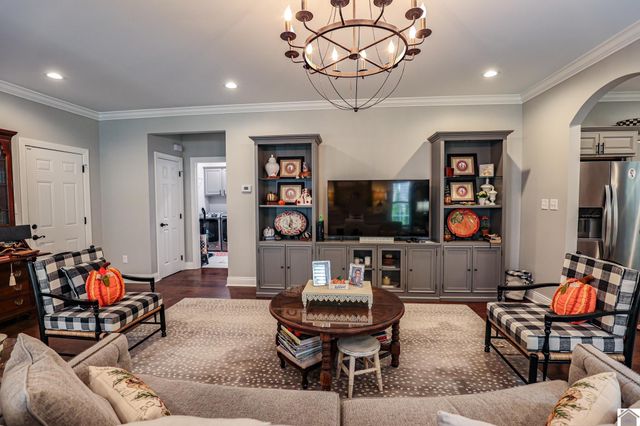 395 Villa Ridge Drive, Paducah, KY 42003